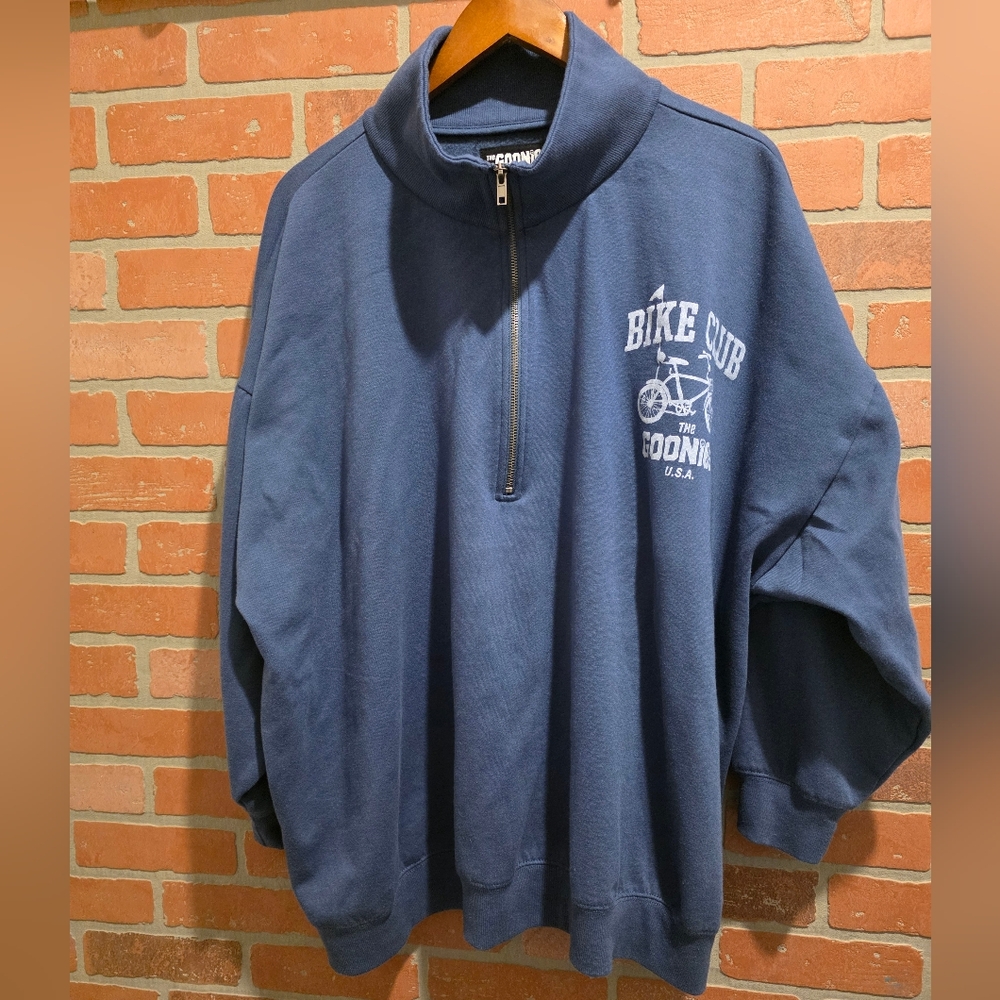 The Goonies  Bike Club Quarter-Zip Sweatshirt Size 5.      ‎  Bin 34